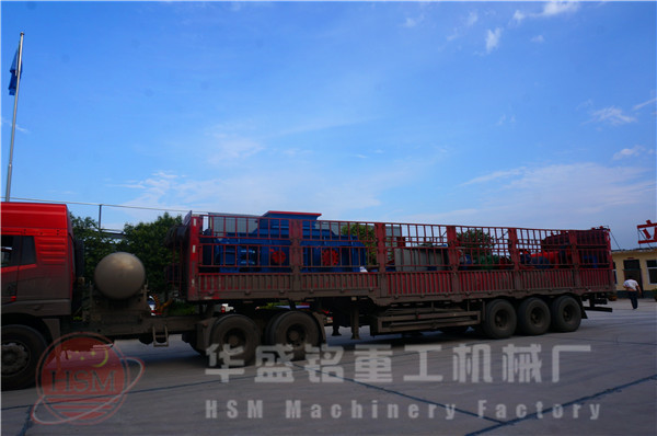 大型2PGY1510液压对辊破碎机发往湖南省